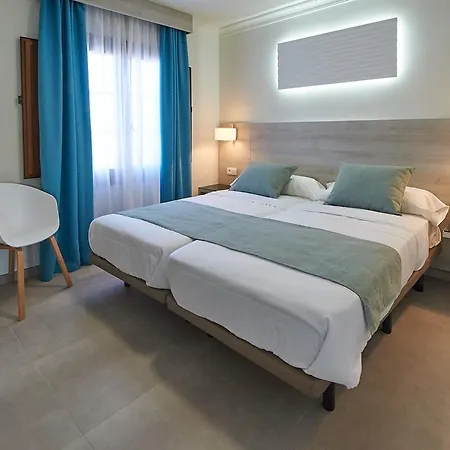 Отель Montana Club